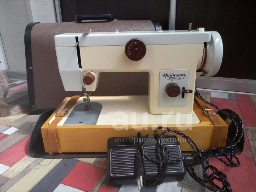 Швейная машинка Чайка 134
