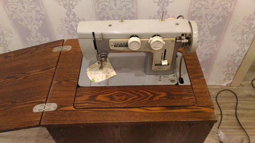 Швейная машинка Чайка 3 м