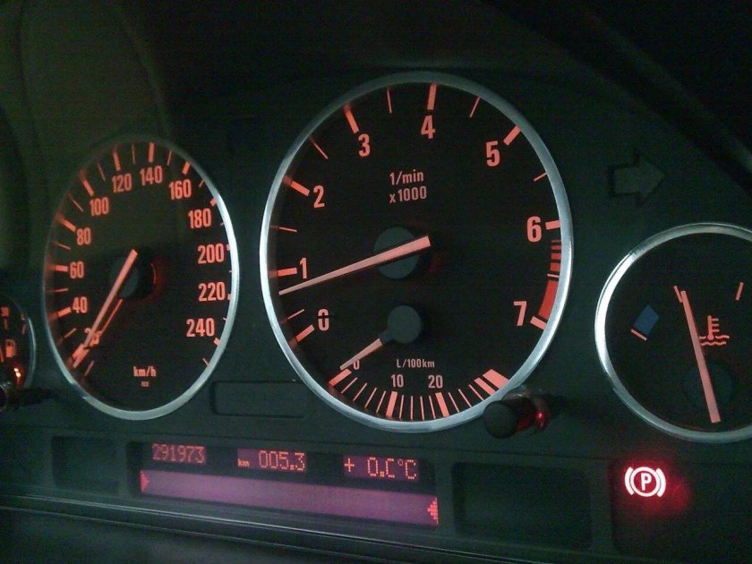 Пересвет приборной панели е39