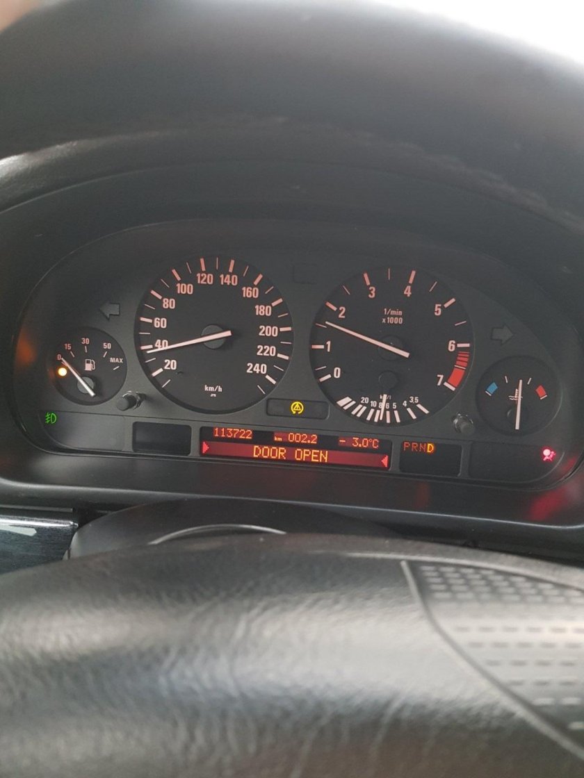 Панель приборов е39