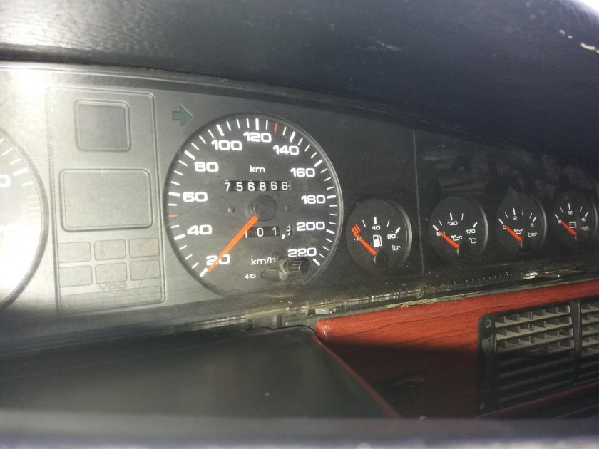 Ауди 100 с3 1987 приборная панель