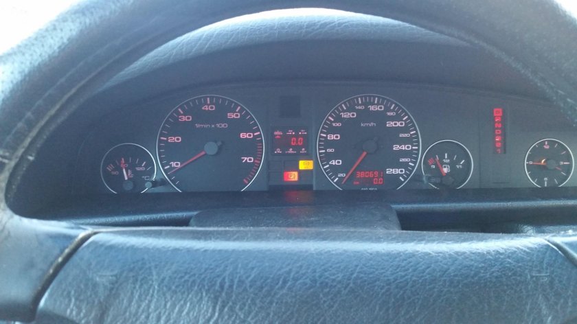 Приборная панель ауди 100 с 4