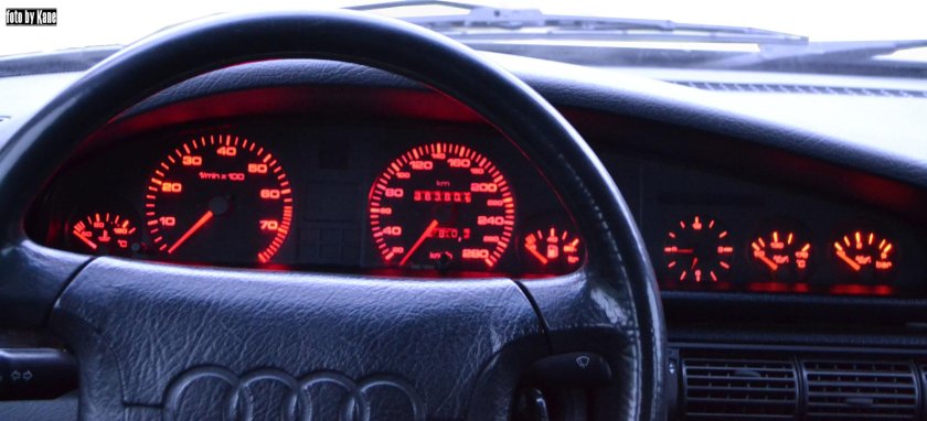 Audi 100 приборная панель