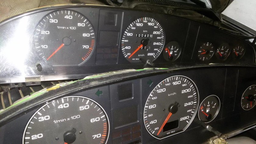 Приборная панель Ауди 100 с4 2.6