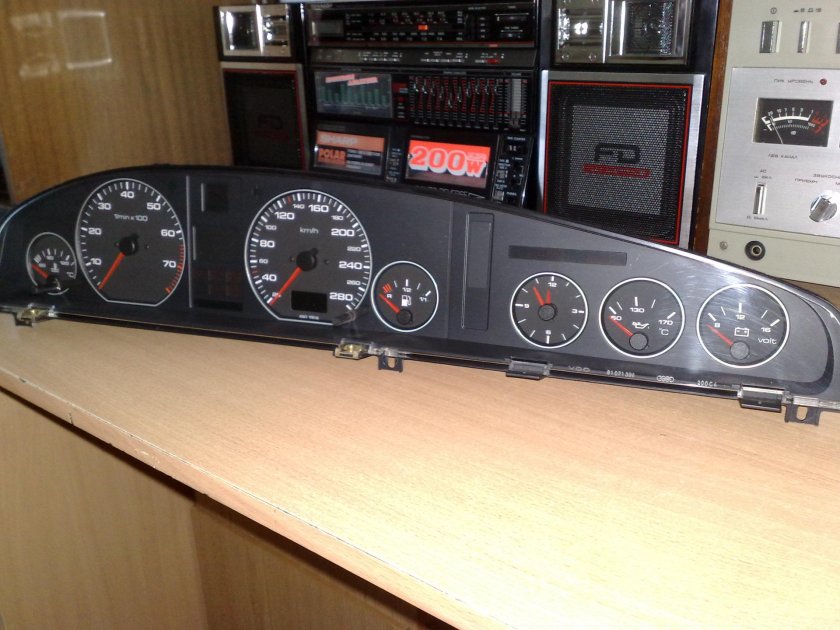 Приборная панель Ауди 100 c4