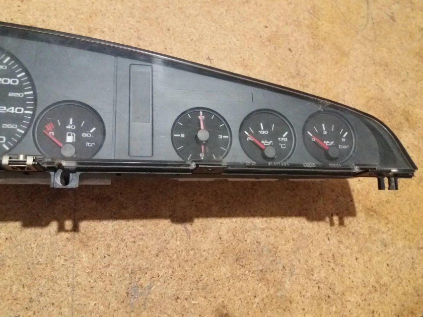Приборная панель Ауди 100 с4