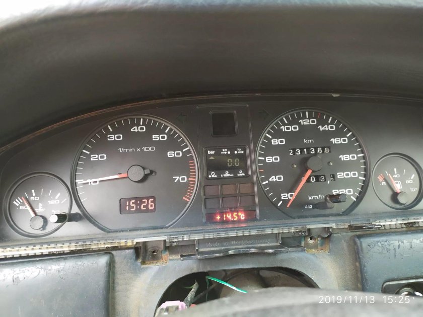 Приборная панель Ауди 100 с4 2.3