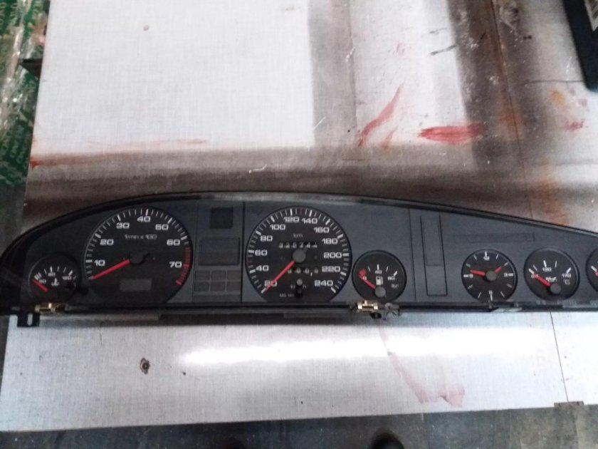 Панель приборов Ауди 100 с4 2.3
