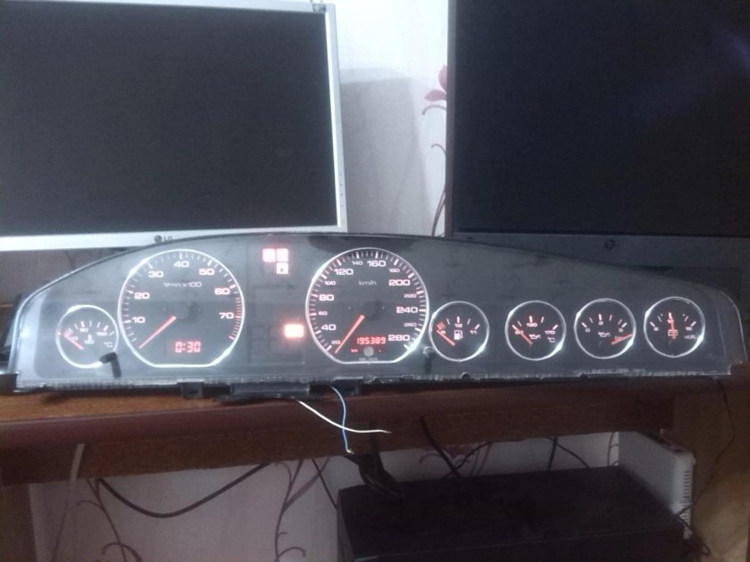 Ауди 100 с3 полная приборная панель