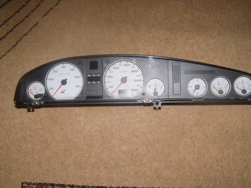 Приборка Audi s4 c4