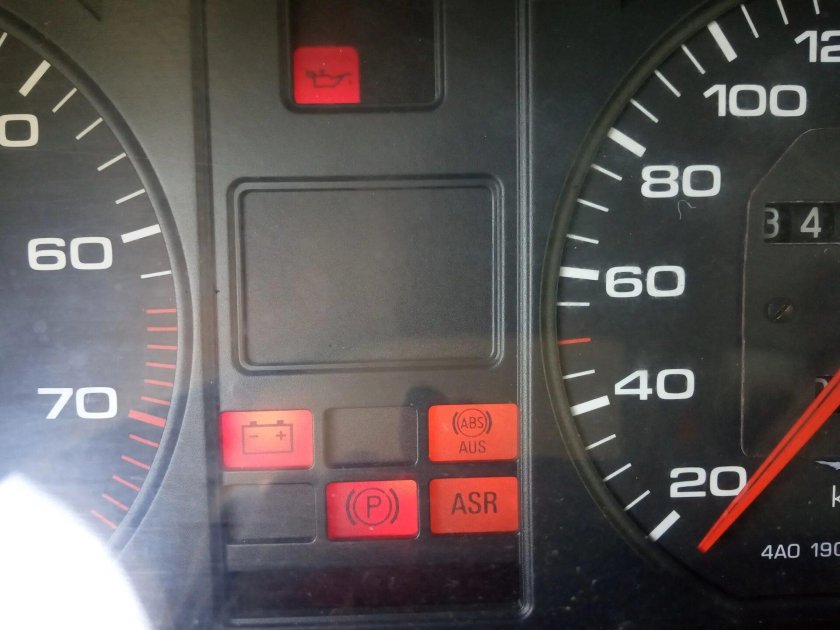 Панель приборов Ауди 100 лампа чек