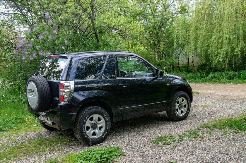 Трехдверный Suzuki Grand Vitara