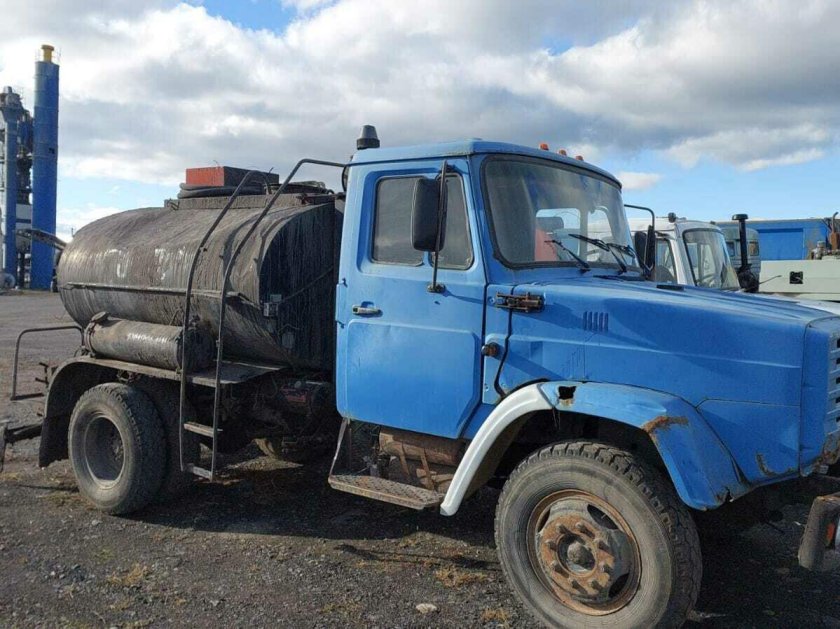 Поливомоечная машина зил 4331