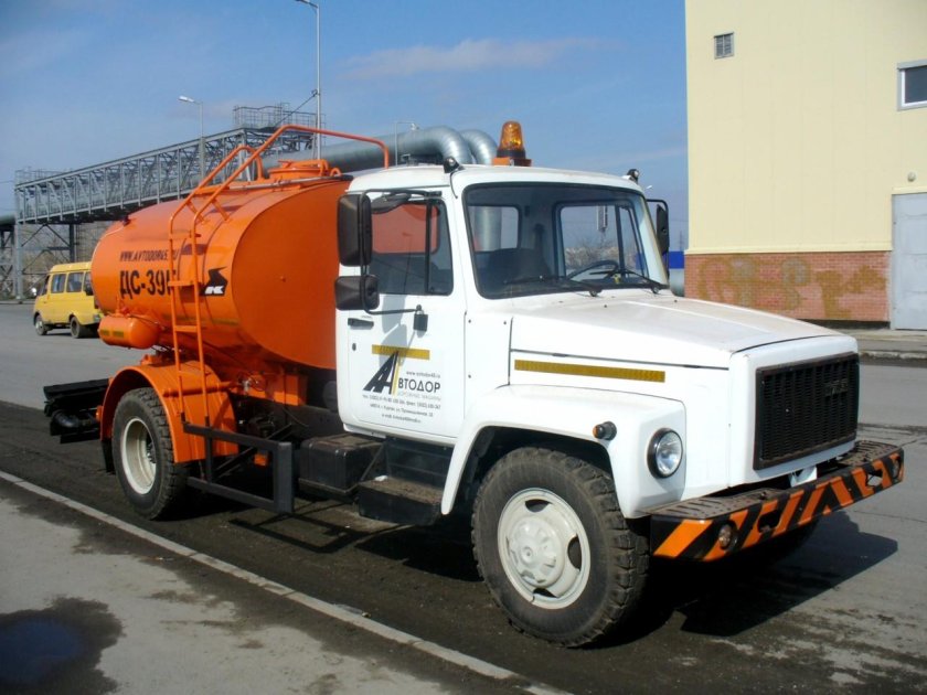 Автогудронатор ДС-39г