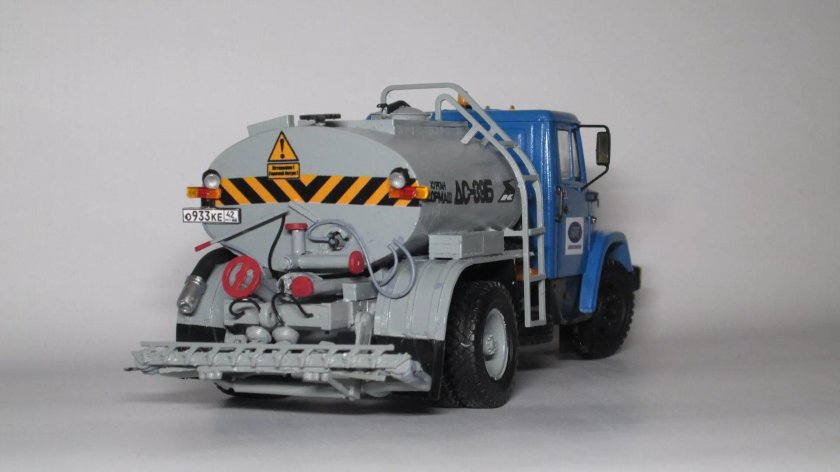 Автогудронатор ДС-39