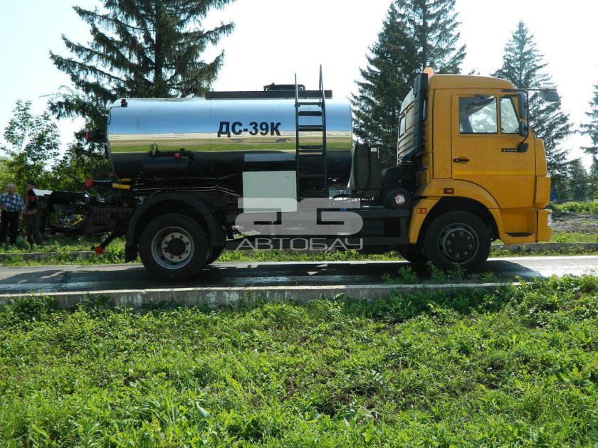 Гудронатор КАМАЗ 43253