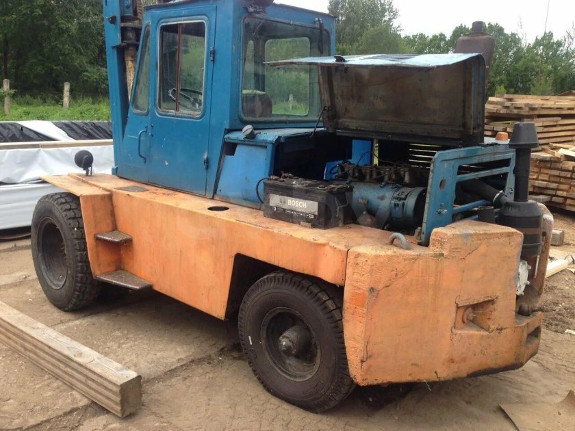 Львовский погрузчик 4075 4х4