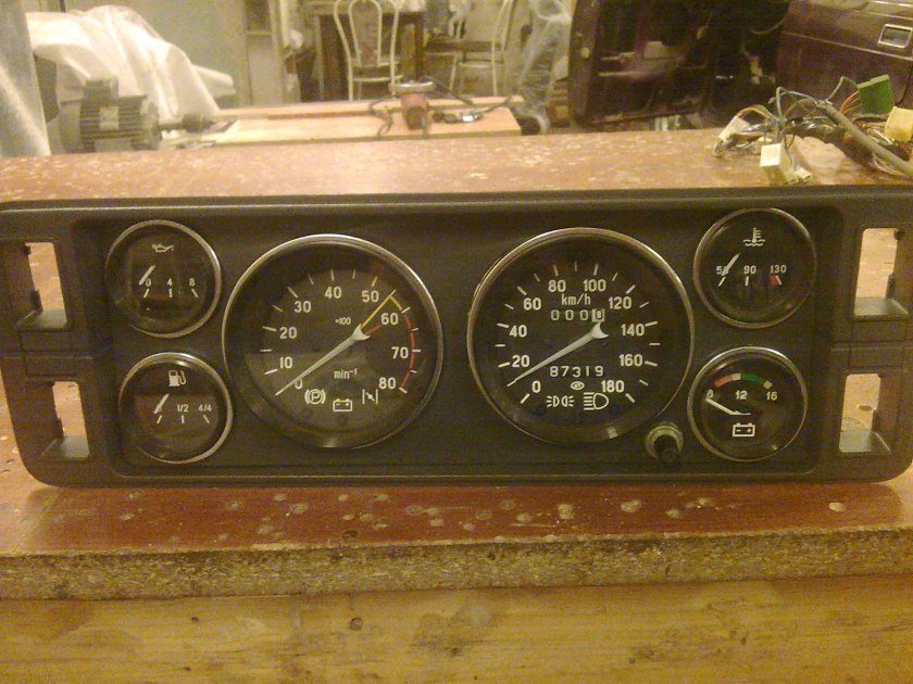 Комбинация приборов ВАЗ 2105