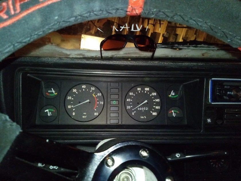 ВАЗ-2107 Жигули приборная панель