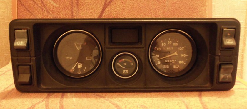 Комбинация приборов ВАЗ 2105