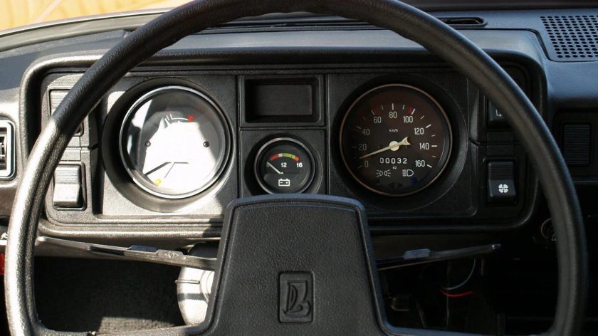 Лада ВАЗ 2105 приборка