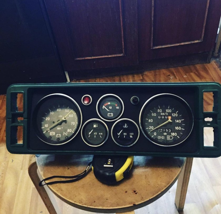 Приборная панель ВАЗ 2105