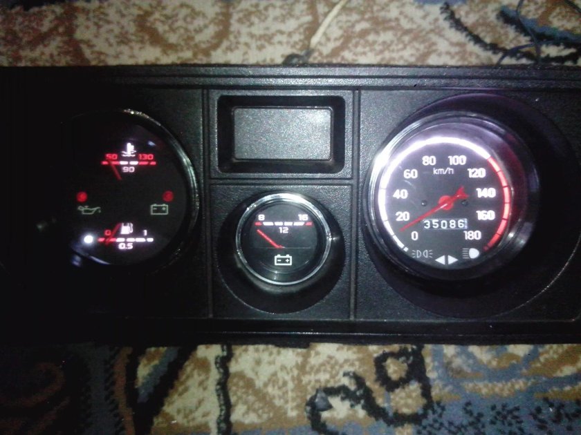 Щиток панели приборов ВАЗ 2105