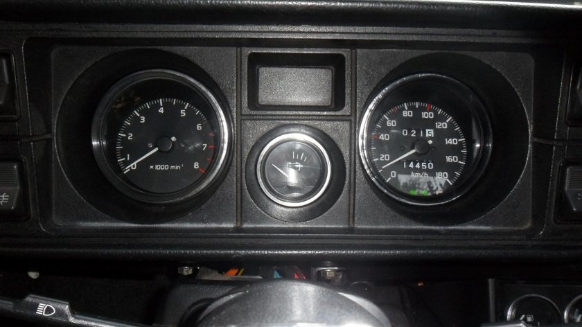 Приборная ВАЗ 2105