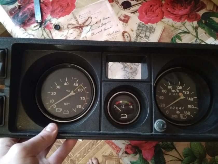 Приборная панель ВАЗ 2105