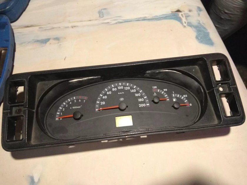 Приборная панель ВАЗ 2105