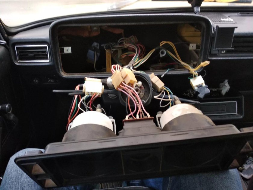 Инжекторная ВАЗ 2105