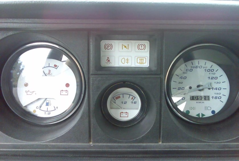 Приборная панель ВАЗ 21053