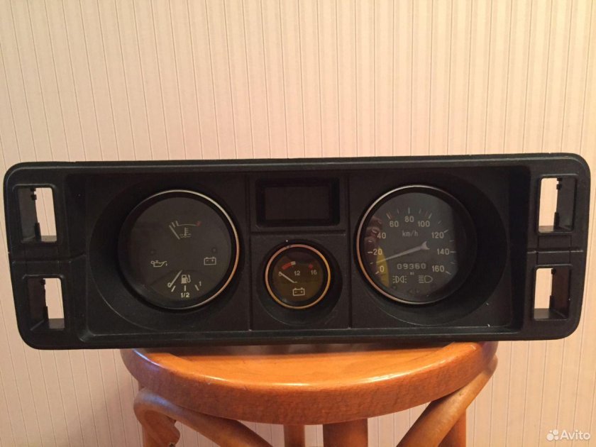 Приборная панель 2105