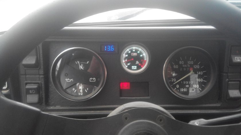 Панель ВАЗ 2105 С тахометром