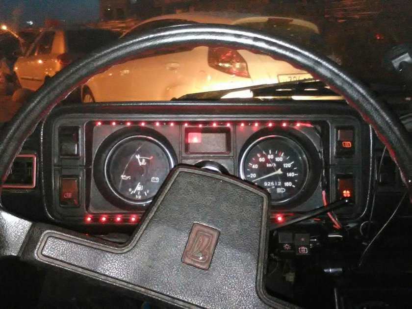 Приборная панель ВАЗ 2105