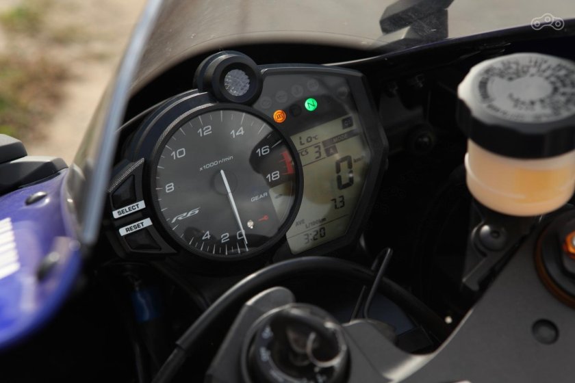 Yamaha r6 приборка