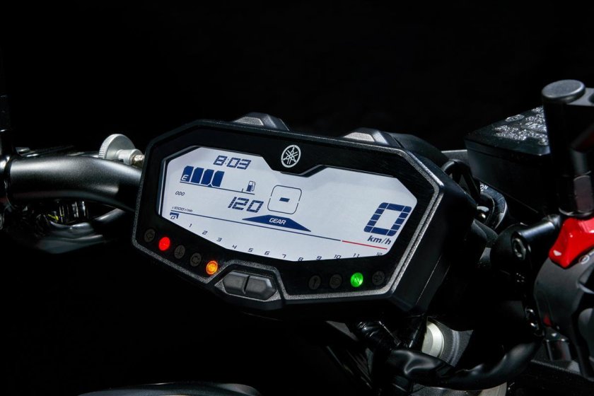 Yamaha MT-07 приборка