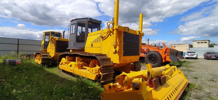 Бульдозер чтз б10м
