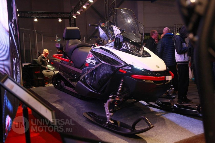 Снегоход русская механика Frontier 1000