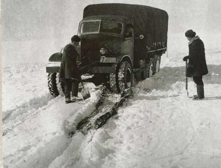 ЗИС-151 С передними сдвоенными колёсами.
