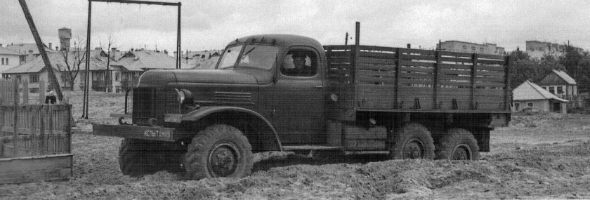 ЗИС 121 седельный тягач