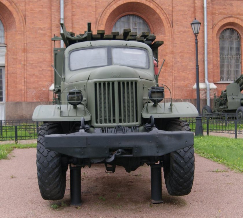 Автомобиль зил 157