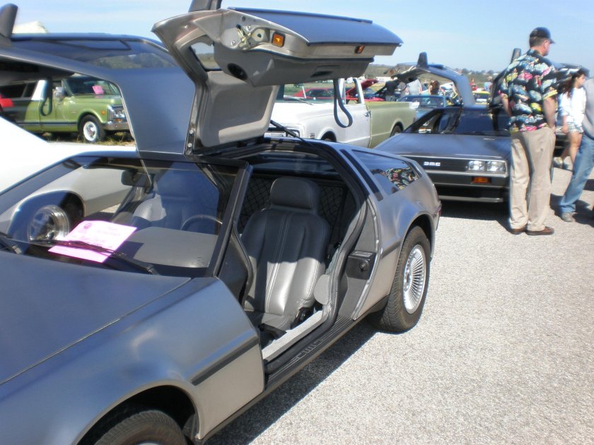 Delorean dmc-12