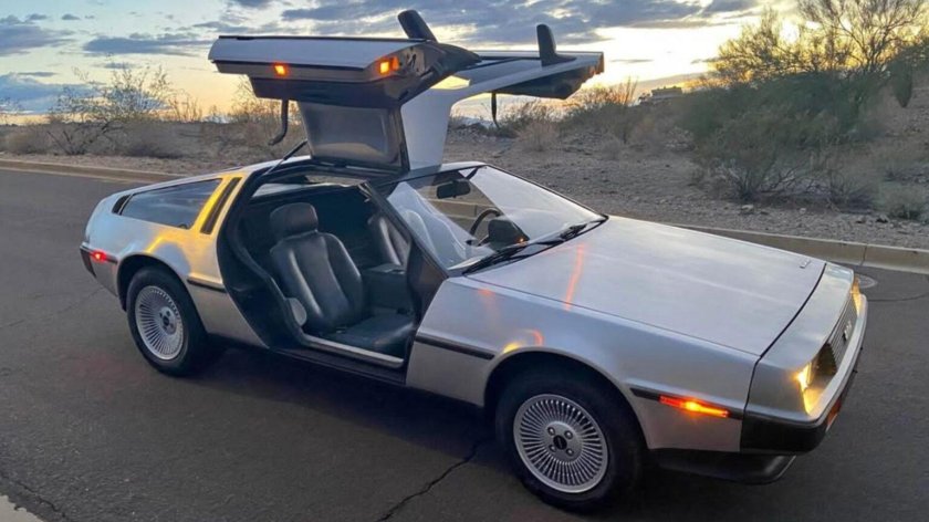 Delorean dmc-12