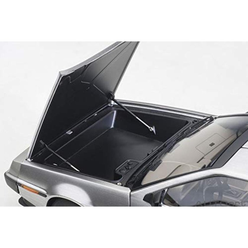 DELOREAN DMC-12 AUTOART 1 18