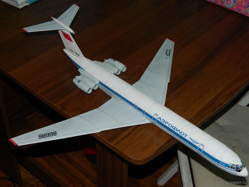 Модель самолета ил 62