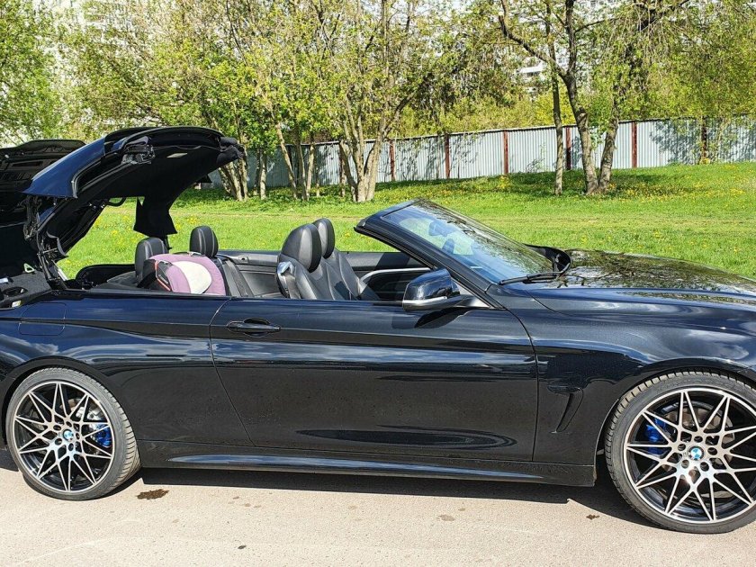 БМВ кабриолет голубой