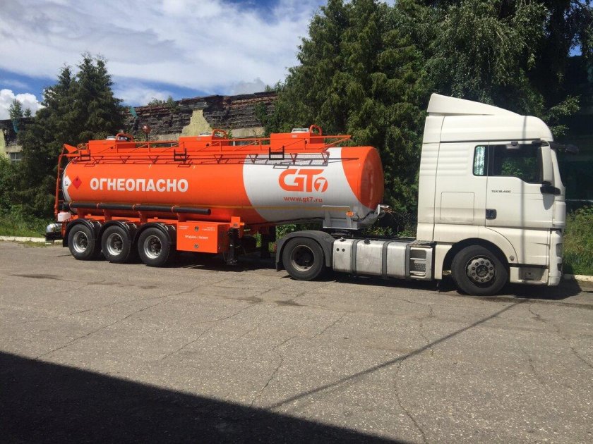 Нефтевоз 30 куб