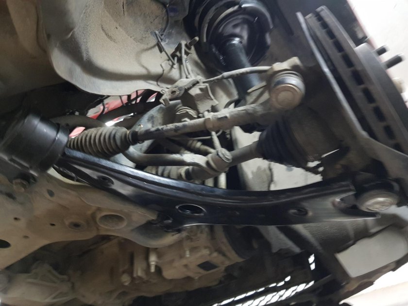 Передняя подвеска Mazda 3 BK