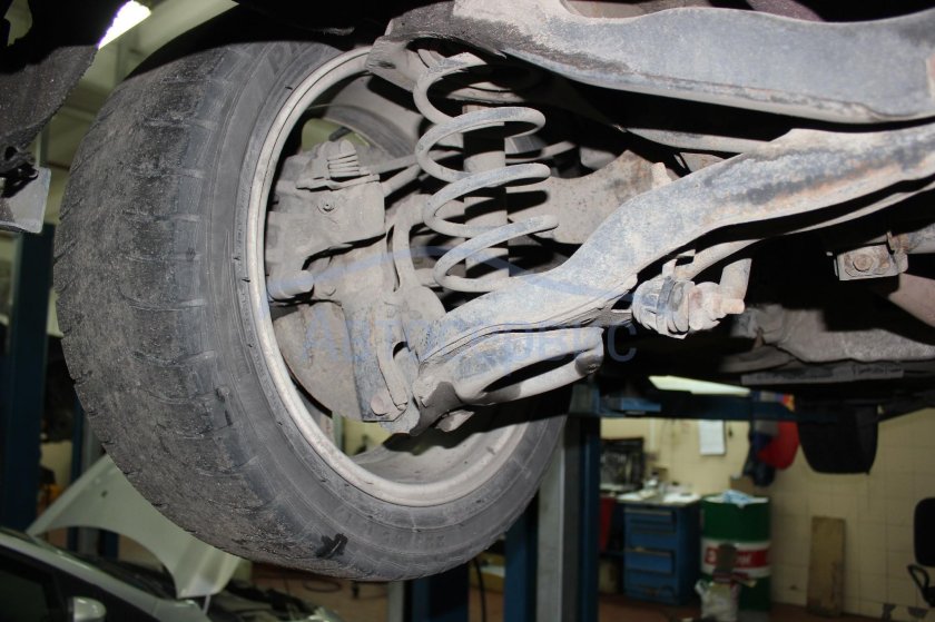 Задняя подвеска Мазда Демио